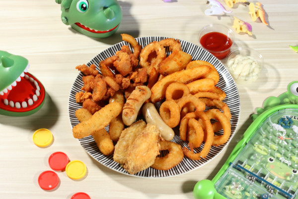 尖沙咀恐龍主題西餐廳「為食恐龍．恐龍先生Mr. Dino」   牛肋骨／京醬烤鴨胸披薩／西班牙海鮮飯／甜品