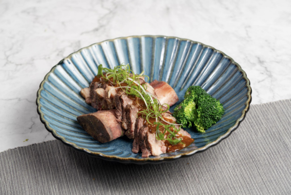 中環創意新派川菜小店「辨面館 BMG」   川弄醬燒牛肋骨／金沙虎蝦丸／蝦球伴麵／紅燒牛肋麵／酸菜海鱸魚