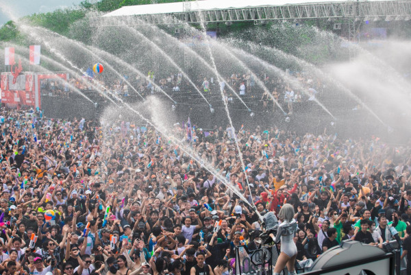 S2O Songkran Music Festival｜全球最大型潑水音樂節8月5日正式開始 為期兩天中環感受360度噴水體驗！(附門票詳情）