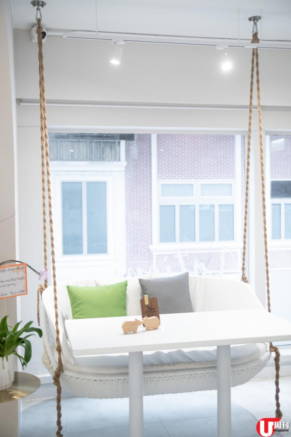 利東街旁純白上樓咖啡店 超有水準!店主手工製甜品麵包