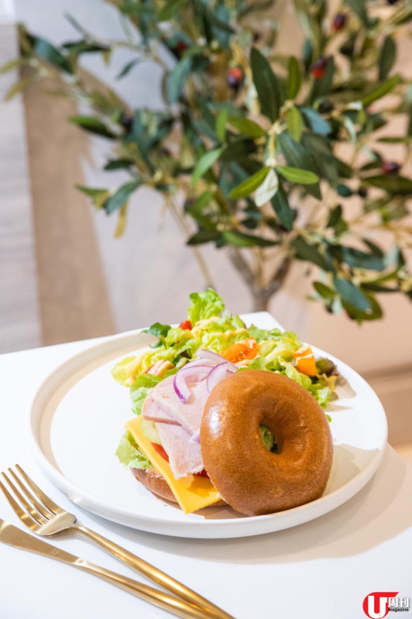 利東街旁純白上樓咖啡店 超有水準!店主手工製甜品麵包