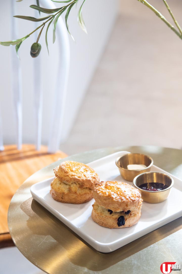 利東街旁純白上樓咖啡店 超有水準!店主手工製甜品麵包