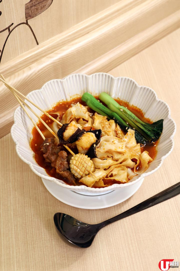 屯門川式螺螄辣湯串串 自創牛柏葉包蝦滑