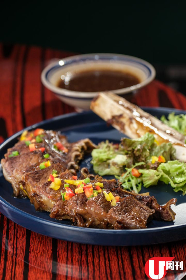 電車卡座懷舊大排檔 招牌黑燒鵝 / 餐牌動畫呈現菜式