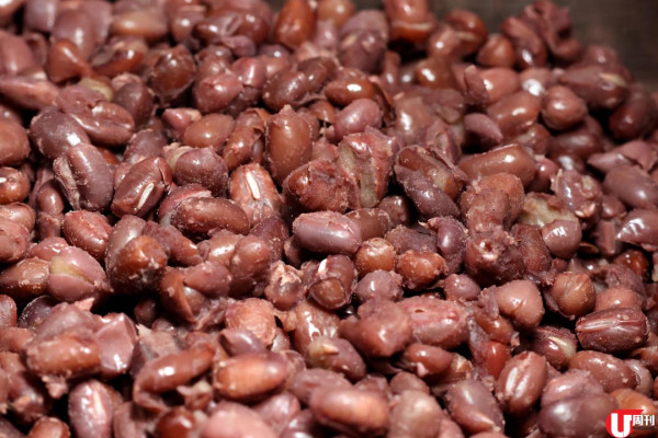 街坊長龍糕品舖 扎根佐敦 18 年 / 超軟糯手工製黃糖砵仔糕