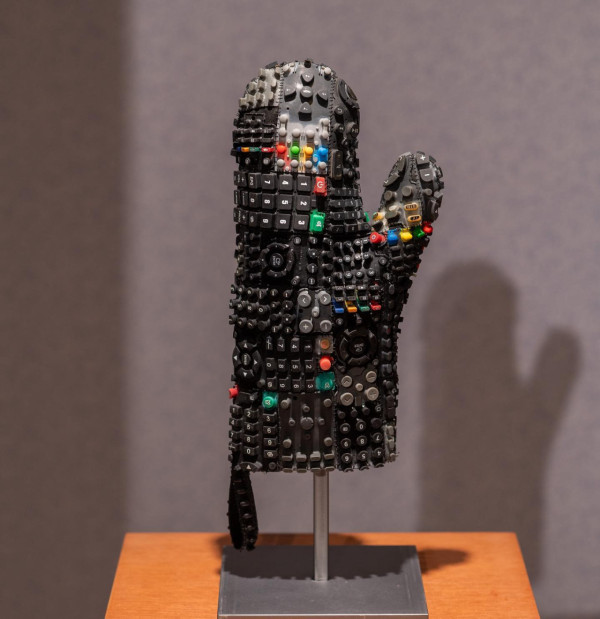 創意組合Brainrental打造《手尋博物館》 3D打印「手」裝置