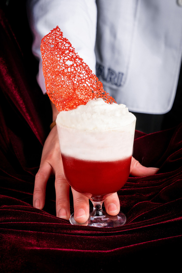 尖沙咀新開海景意大利餐廳酒吧「Vista Bar」   黑松露炸小牛排／氮氣Negroni雪糕／火紅雞尾酒