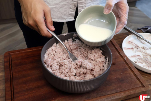 Youtube 頻道大廚 教做芋泥肉鬆爆餡吐司