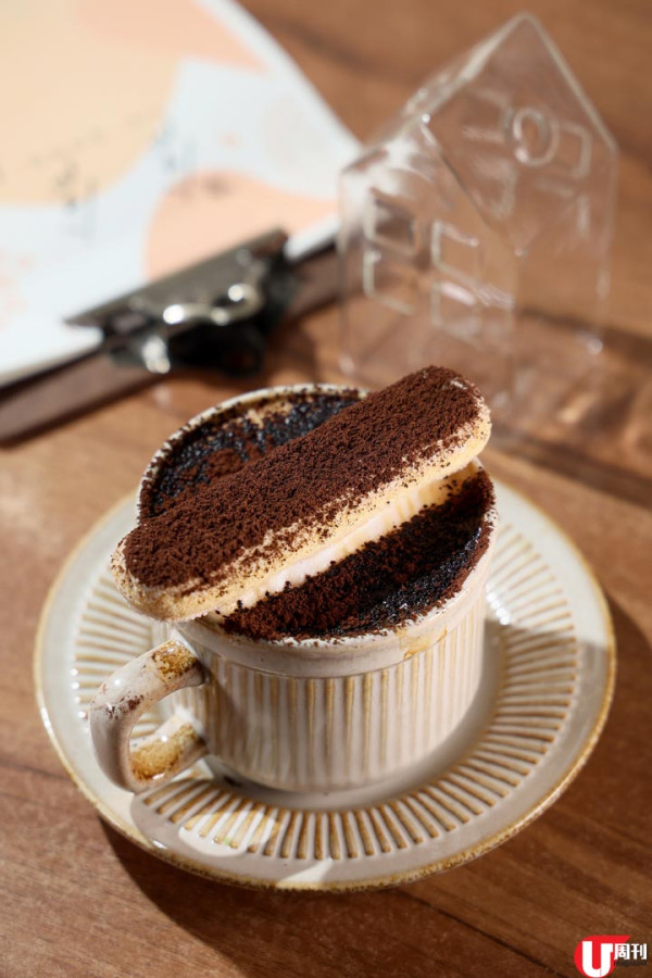 觀塘工廈甜品 CAFE 念念 超靚蜜柑卷蛋 / 富士山蛋糕