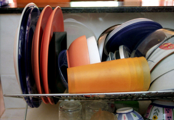 碗碟浸水惹惡菌！ 4個洗碗壞習慣+改善貼士