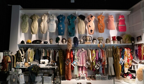 全面透視香港電影夢工場 《重慶森林》《智齒》等戲服/道具/場景首次曝光