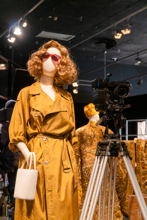 全面透視香港電影夢工場 《重慶森林》《智齒》等戲服/道具/場景首次曝光