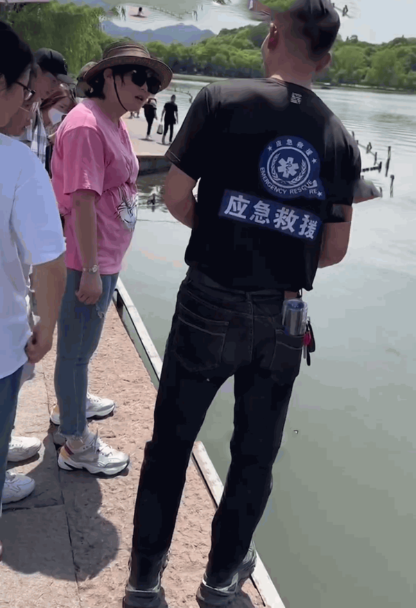 杭州西湖驚現代客打撈服務日賺過萬？手機每部$1500起！官方回應揭驚人真相