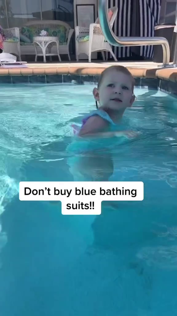 外國媽媽教路別買這種顏色泳衣！小孩遇溺時不易被看見！獲11萬人畀like