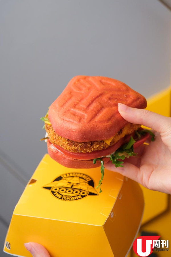 全球首間變形金剛餐廳 宇宙船艙內歎造型漢堡 / 買埋限量版產品
