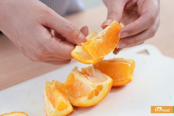 切水果方法｜快速簡單！6種切水果去皮去核方法　三刀切橙／火龍果／芒果／奇異果／菠蘿／士多啤梨去蒂