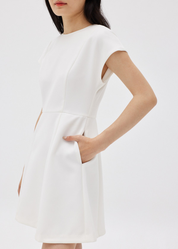 Alecia Classic A-line Dress  原價 HK$349.00｜折後 HK$209.00（6折）