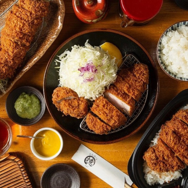 橫濱一日遊景點+美食推介2025｜必訪18米高高達/粉嫩過山車/紅磚倉庫！超人氣炸豬排定食老店 