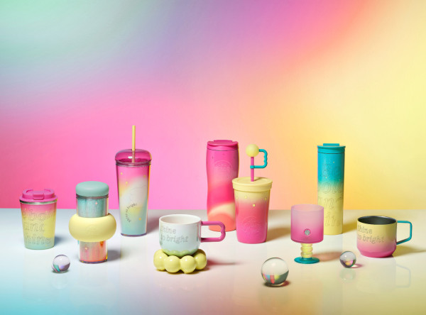 Starbucks推出全新夏日透心涼飲品    芒果火龍果檸檬星冰爽／芒果火龍果椰奶星冰爽／脆脆海鹽焦糖燕麥奶咖啡／芒果熱情果麻糬芝士撻／漸變彩色杯具／免費試飲！