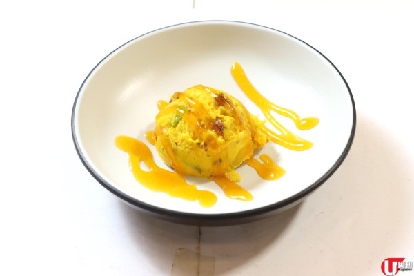 韓印紅 6,000 呎餐廳 震撼巨型海鮮鍋 / 活八爪魚