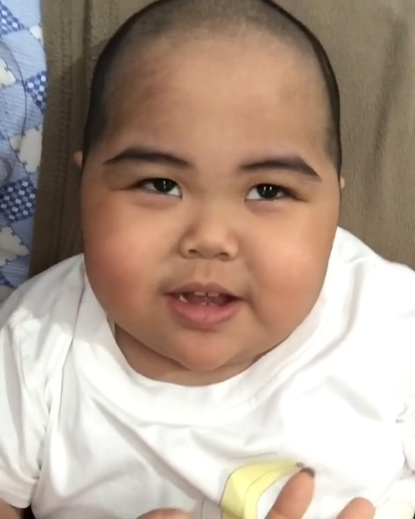 Stickers印尼肥仔Tatan11歲近照曝光!棄標誌性光頭!網民:認唔出!