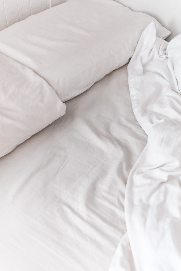 酒店雙人床點解要俾4個枕頭？專家解釋3大正確用法原來超實用 
