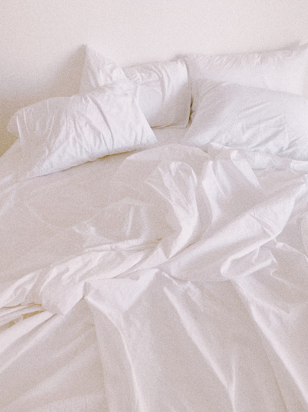 酒店雙人床點解要俾4個枕頭？專家解釋3大正確用法原來超實用 