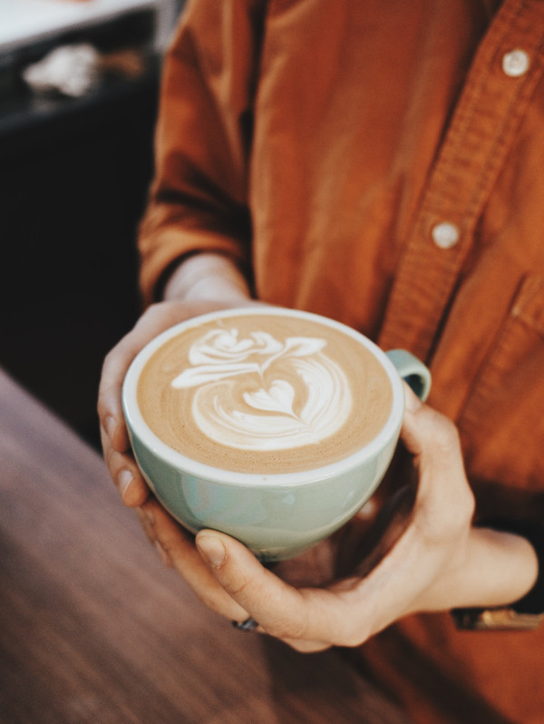 荃灣橙白色玩味Cafe大埔開新分店   咖啡買一送一／全新橙香菜單／兩周年限定優惠