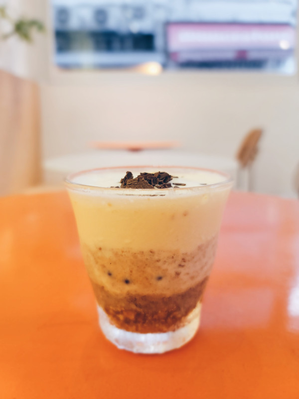 荃灣橙白色玩味Cafe「過日辰」  甜酸苦辣生吐司／菠椰菠蘿尾／牛角包鬆餅