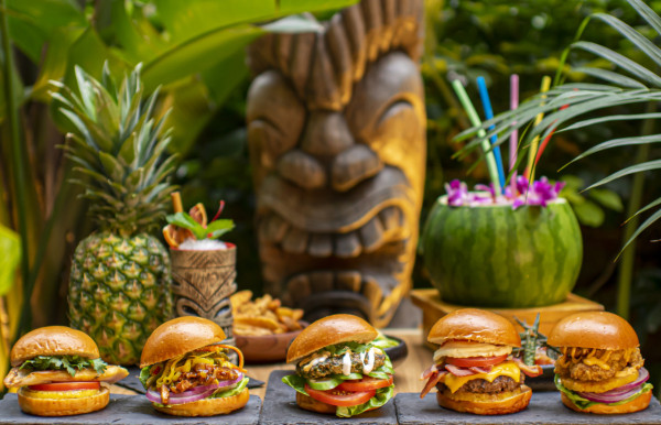 大坑人氣餐廳酒吧新推熱帶風情漢堡系列！印尼炸雞／羊肉肉餅／鯛魚柳／香烤五花肉等足料配搭