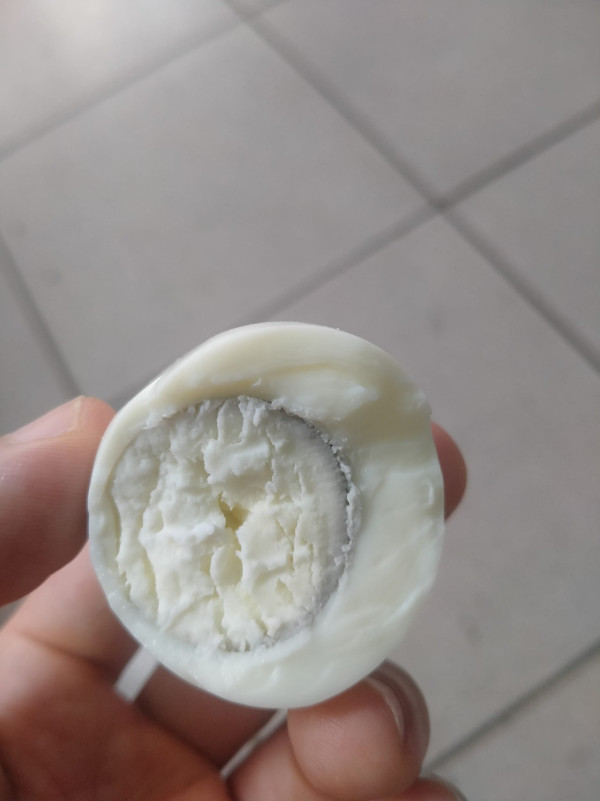 咬開烚蛋驚見白蛋黃 專家分析3原因／味道曝光