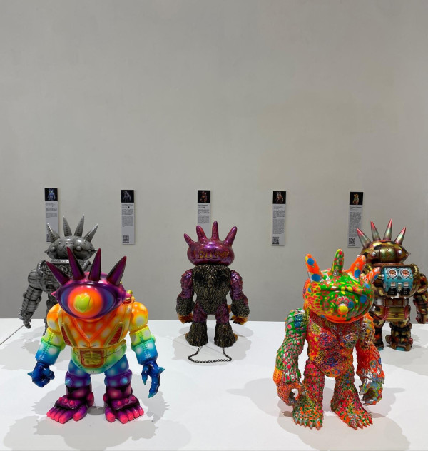 玩具設計師+藝術家塗裝改造搪膠玩具  香港神話角色「盧亭」登場