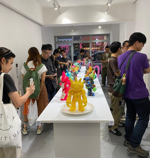 玩具設計師+藝術家塗裝改造搪膠玩具  香港神話角色「盧亭」登場