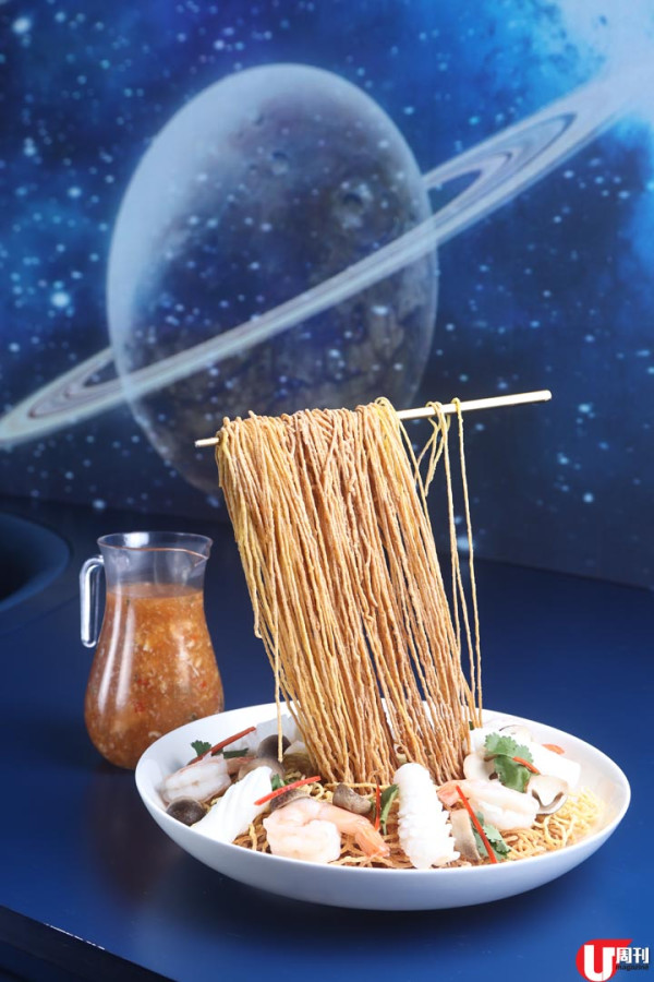 180 度星空光影酒吧餐廳 開到 4am / 宵夜歎酒店級泰菜