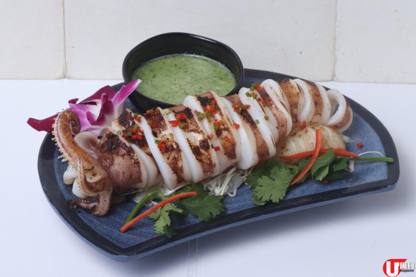 180 度星空光影酒吧餐廳 開到 4am / 宵夜歎酒店級泰菜