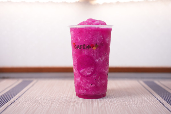 7CAFÉ＋VERSUS中環街市限定店！新出蜜桃熱情果椰子水／菠蘿椰子水美式咖啡／牛油果豆奶果昔＋換購VERSUS限量版運動襪