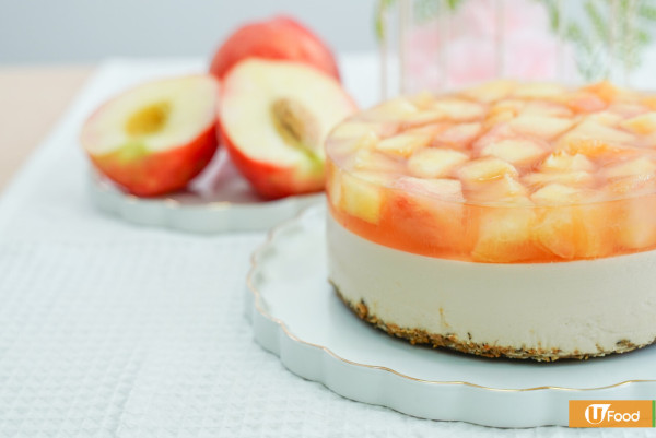 芝士蛋糕｜夏日清爽免焗甜品！白桃烏龍慕斯蛋糕食譜　夢幻打卡鏡面果凍+清甜水蜜桃乳酪慕斯