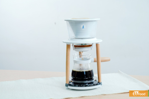 咖啡機推薦｜開箱全球首部智能手沖式咖啡機　新手適用！App監測沖泡過程／水溫＋電子磅＋實時萃取感應