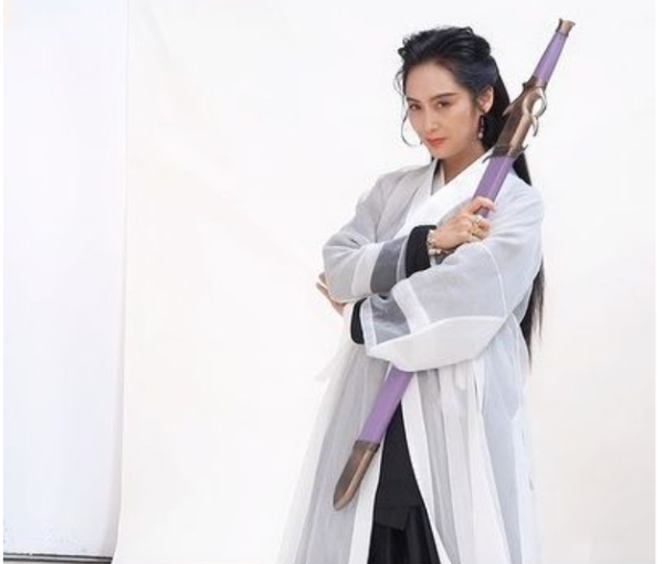 53歲朱茵同框合照靚樣艷壓黃智雯!打扮樸素看不出11歲年齡差零違和感