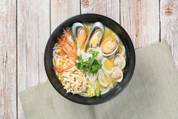 大埔新開烤魚雞煲任食放題「丁丁烤魚」 滋補花膠雞鍋/海鮮拼盤/刺身拼盤/水煮米線