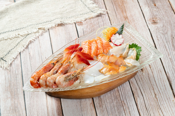 大埔新開烤魚雞煲任食放題「丁丁烤魚」 滋補花膠雞鍋/海鮮拼盤/刺身拼盤/水煮米線