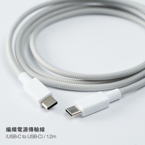 台灣無印新出USB叉電綫及插頭  編織電線+純白外殼  旅行必備！