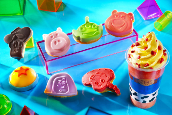 迪士尼樂園推出全新夏日美食   日向夏柑橘味軟雪糕／史迪仔伯爵茶朱古力泡芙／三眼仔朱古力燕麥香蕉鬆餅／唐老鴨甜點