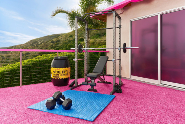 Barbie夢幻屋正式開放預訂 無邊際泳池超豪華、勁chill disco舞池、健身器材