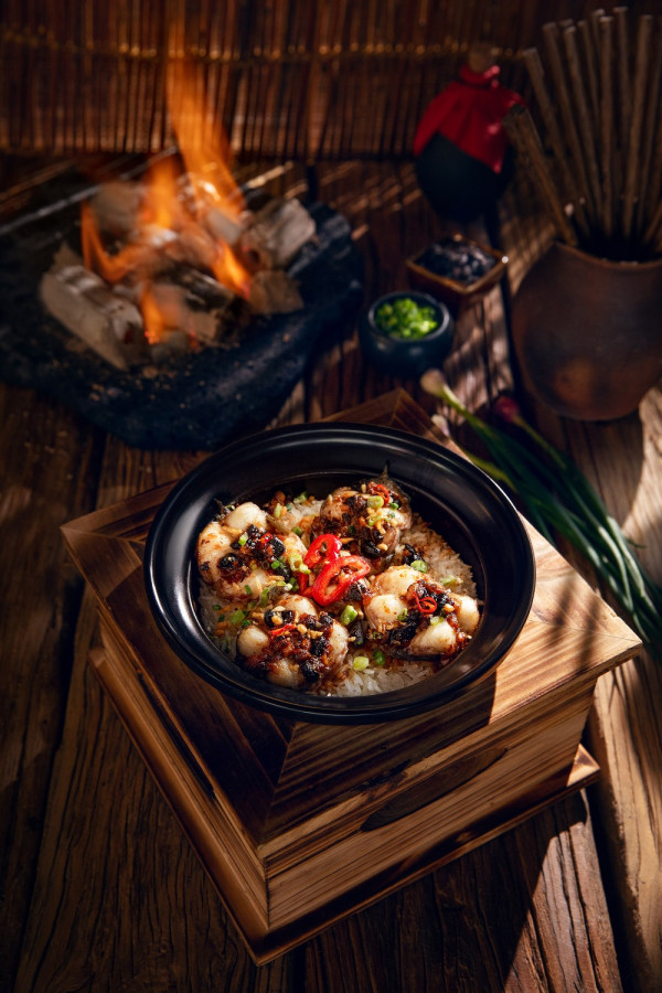 點煲 新推「鳳翼展翅」備長炭火燒雞