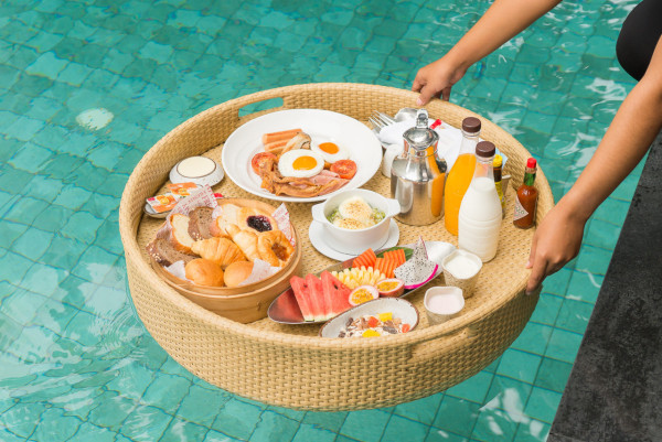 布吉酒店2024| 6大住宿推薦  複式Pool Villa連無邊際泳池/私人沙灘！最平人均0/晚 