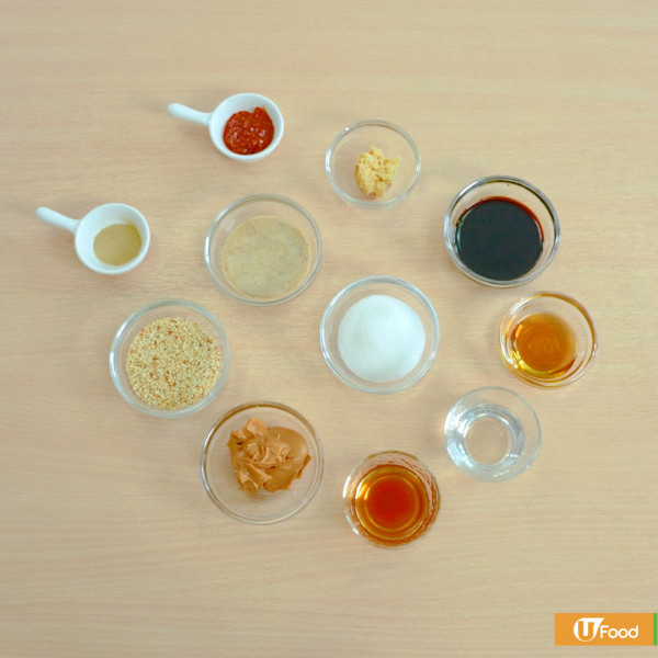 雞絲粉皮｜免開火懶人版麻醬涼拌雞絲粉皮　簡單開胃消暑米紙料理！附微波爐嫩雞胸肉小秘訣