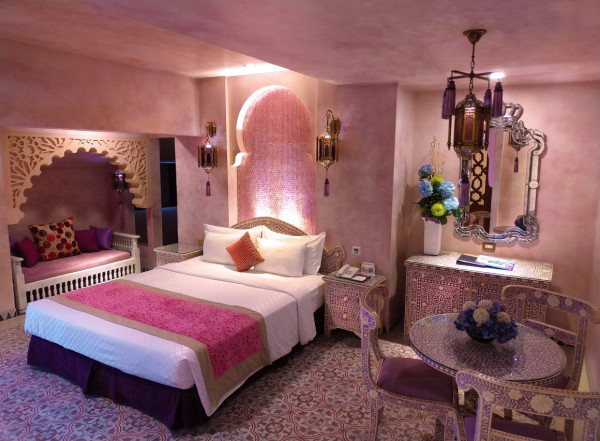 圖片來源﹕屏東墾丁亞曼達會館官網 墾丁9間民宿/飯店推介 純白泳池Villa/洞穴設計/摩洛哥風 最平6/位!