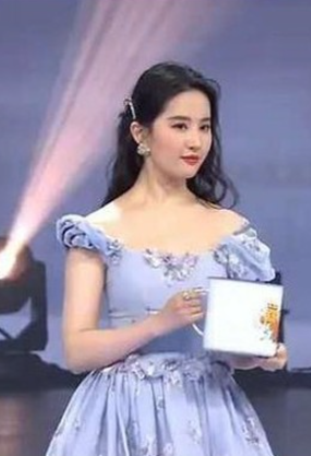 37歲劉亦菲生圖驚見發福走樣！臉型嚴重浮腫！狀態憔悴引粉絲擔心 