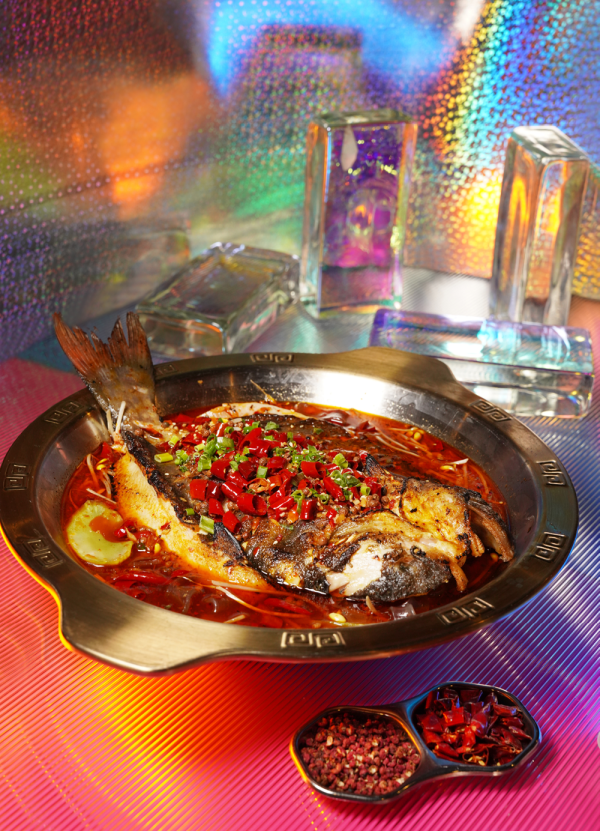 花椒子 烤魚加火鍋 K歌同歡 邊吃邊SING上太空